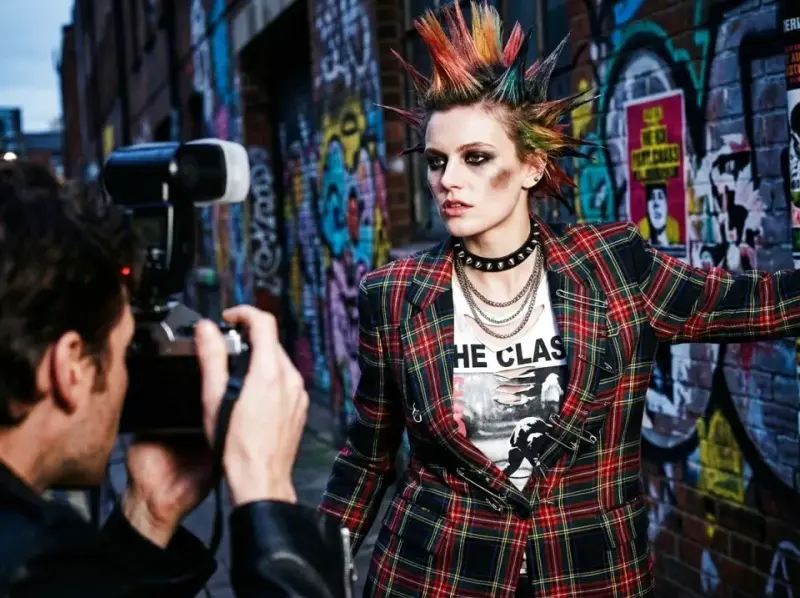 Subkultura punk i jej wpływ na modę. Jak bunt stał się luksusem?